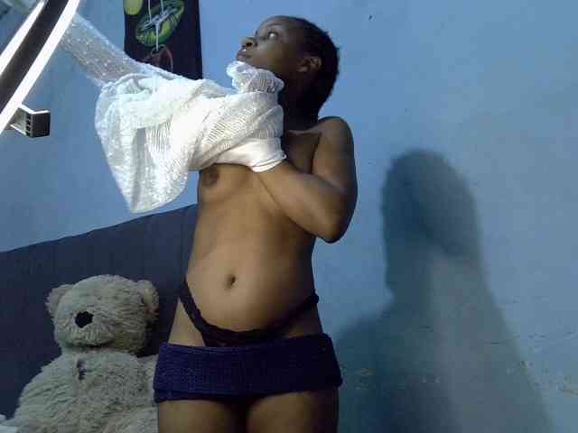 GoldenGoddess1 webcam