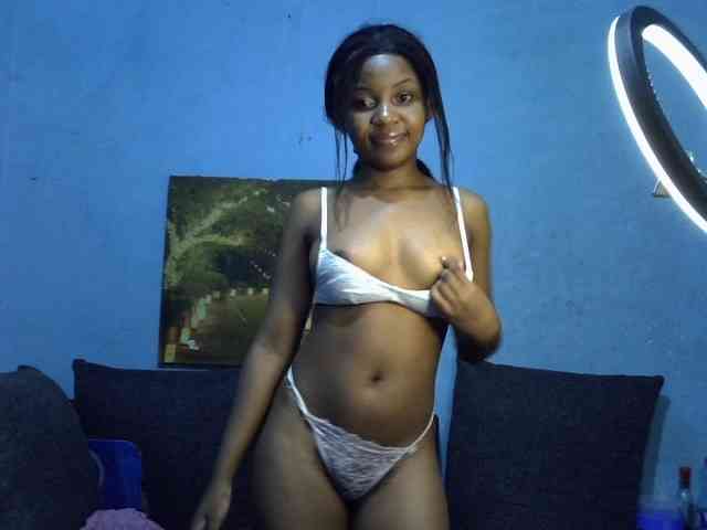 GoldenGoddess1 webcam