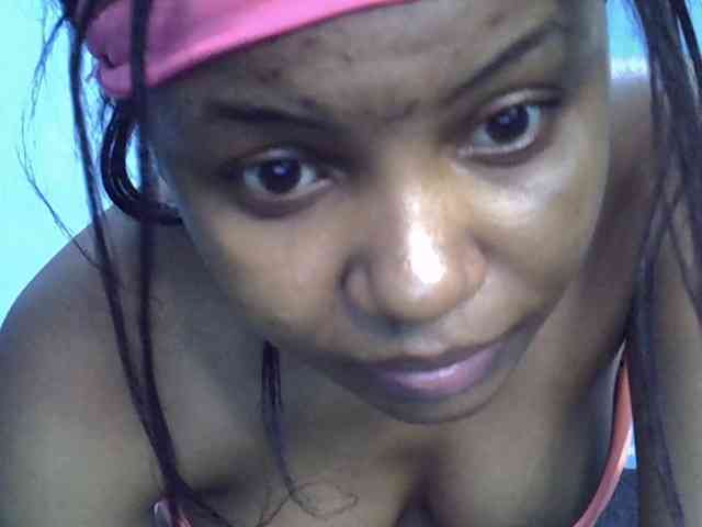 GoldenGoddess1 webcam