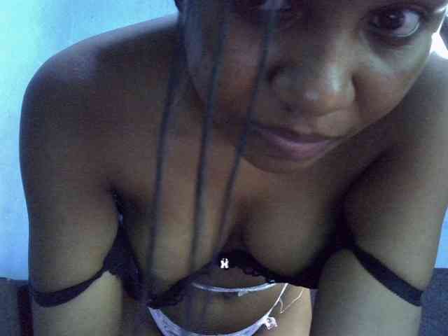 GoldenGoddess1 webcam