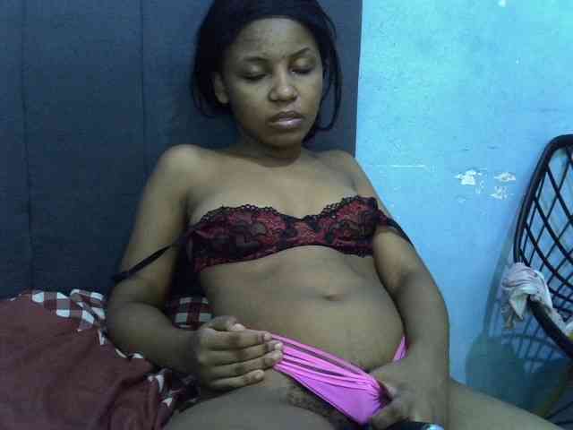 GoldenGoddess1 webcam