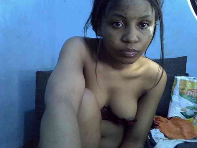 GoldenGoddess1 webcam