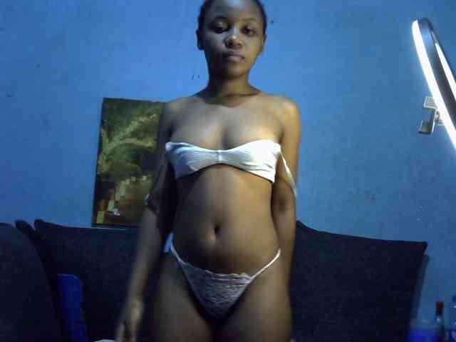 GoldenGoddess1 webcam