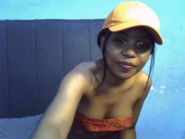 GoldenGoddess1 GoldenGoddess1
