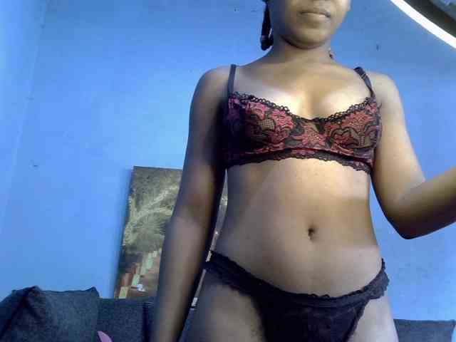 GoldenGoddess1 webcam