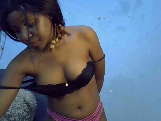 GoldenGoddess1 webcam