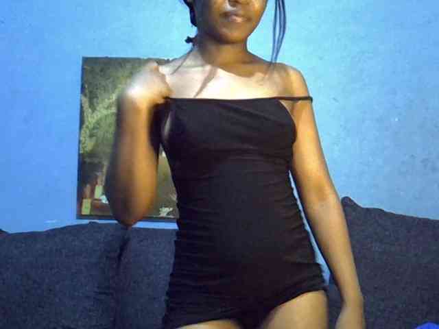 GoldenGoddess1 webcam