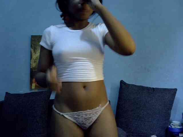 GoldenGoddess1 webcam