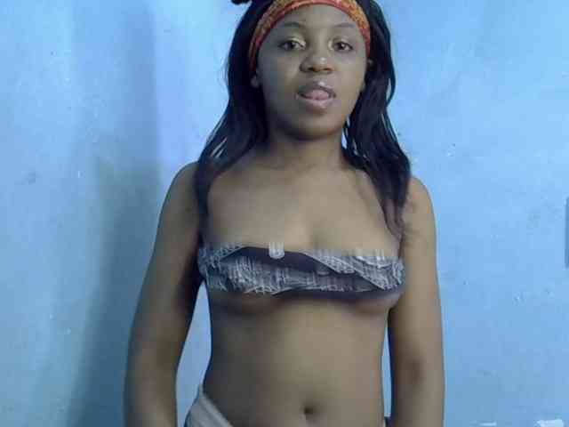 GoldenGoddess1 webcam
