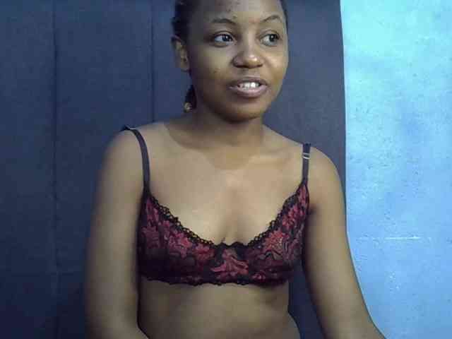 GoldenGoddess1 webcam