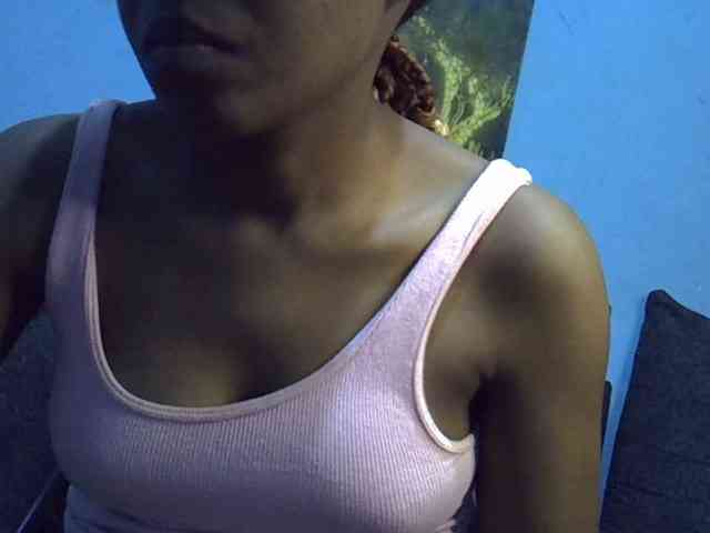 GoldenGoddess1 webcam