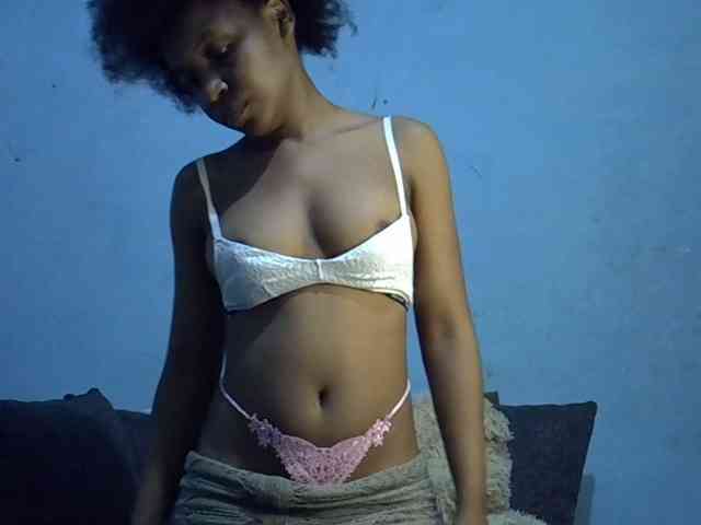 GoldenGoddess1 webcam