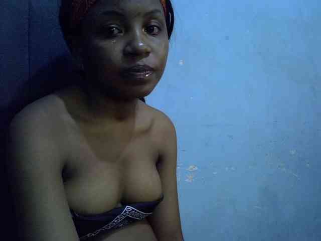 GoldenGoddess1 webcam
