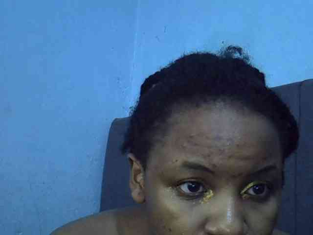 GoldenGoddess1 webcam