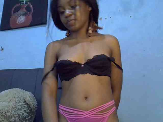 GoldenGoddess1 webcam