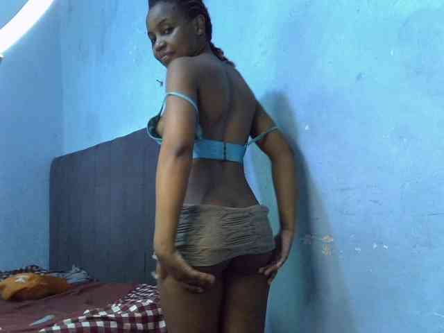 GoldenGoddess1 webcam