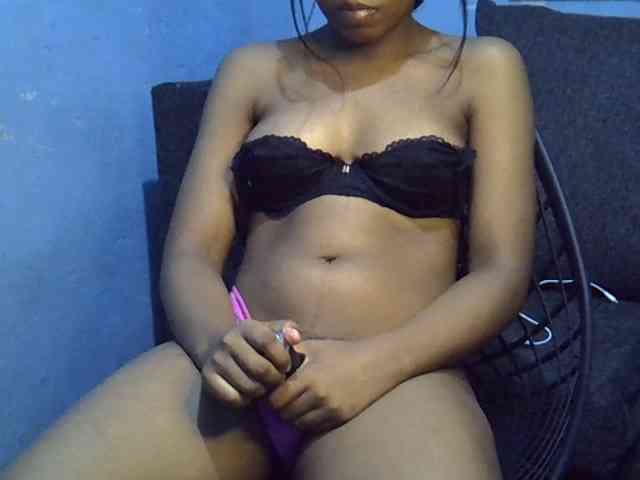 GoldenGoddess1 webcam