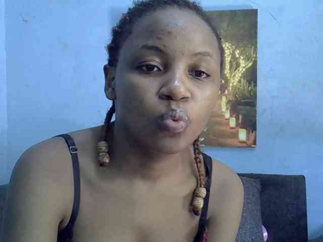 GoldenGoddess1 webcam