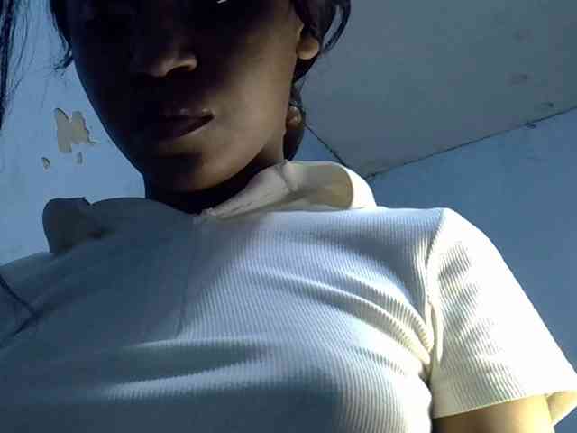 GoldenGoddess1 webcam