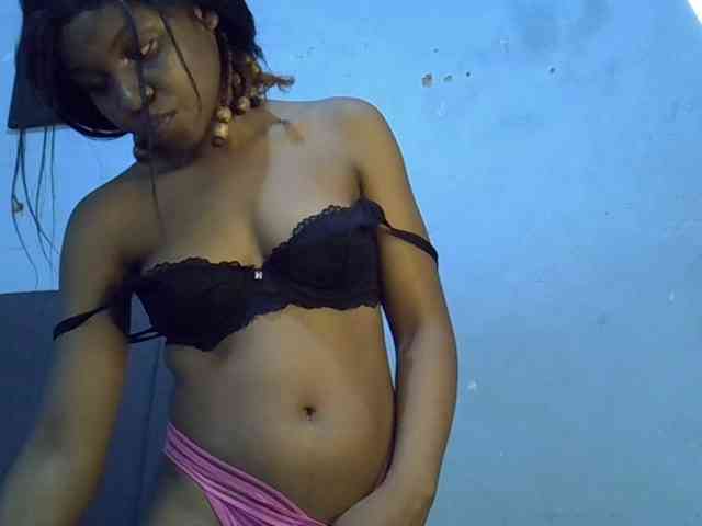 GoldenGoddess1 webcam