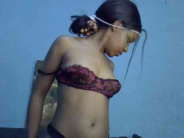 GoldenGoddess1 webcam