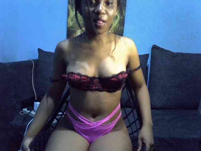 GoldenGoddess1 webcam