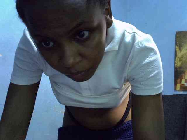 GoldenGoddess1 webcam