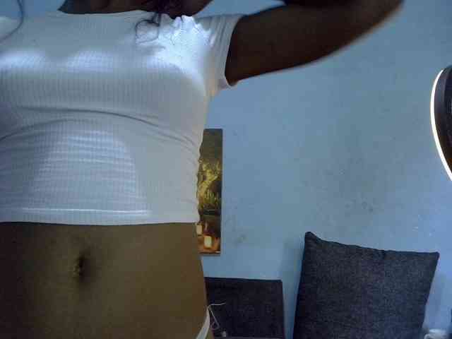 GoldenGoddess1 webcam