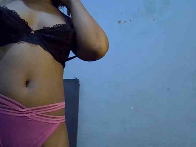 GoldenGoddess1 webcam