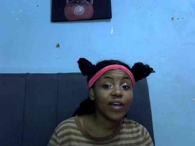 GoldenGoddess1 webcam