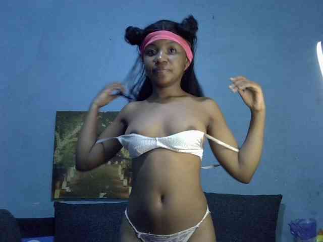 GoldenGoddess1 webcam