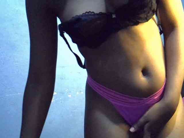 GoldenGoddess1 webcam