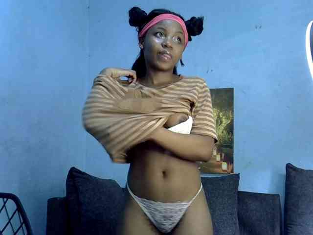 GoldenGoddess1 webcam