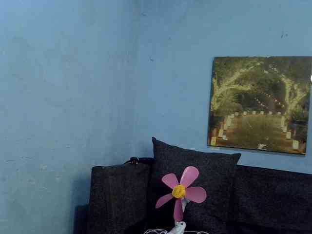 GoldenGoddess1 webcam