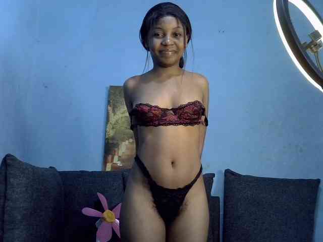 GoldenGoddess1 webcam