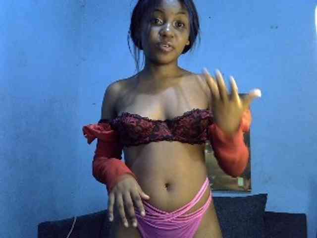 GoldenGoddess1 webcam