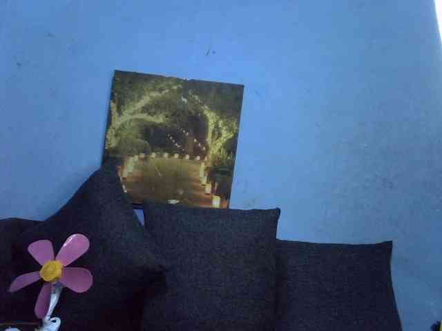 GoldenGoddess1 webcam