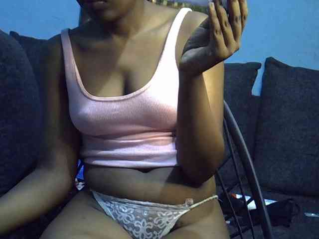 GoldenGoddess1 webcam