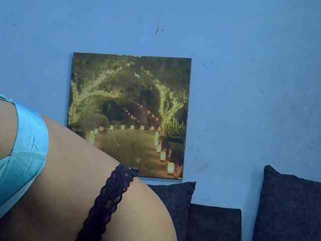 GoldenGoddess1 webcam