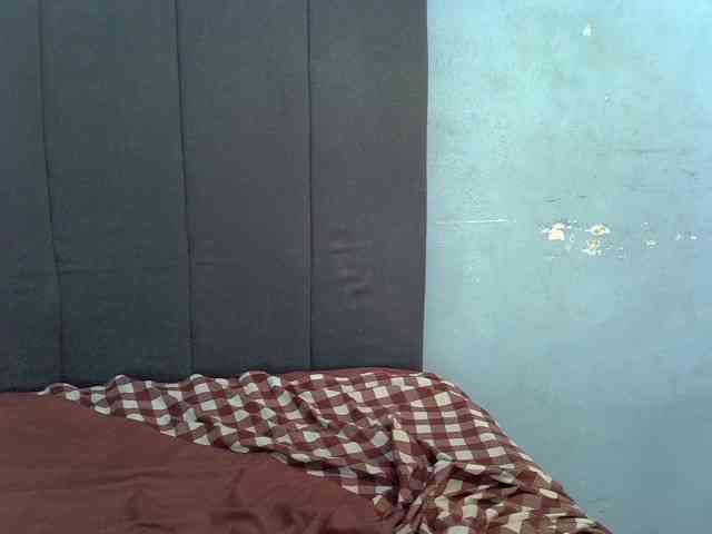 GoldenGoddess1 webcam