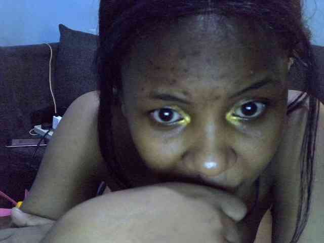 GoldenGoddess1 webcam