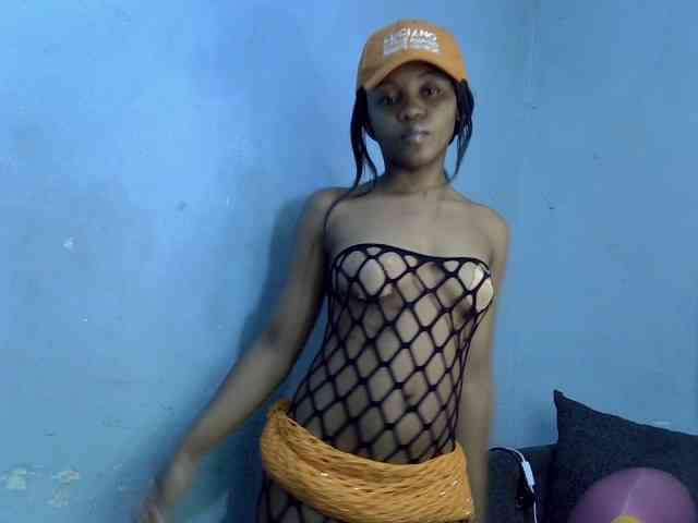 GoldenGoddess1 webcam