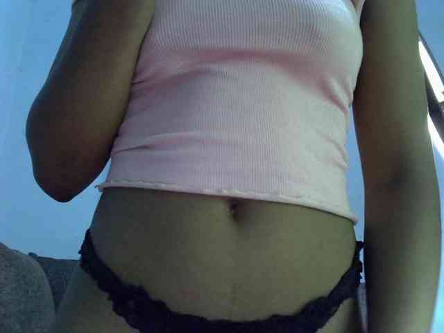 GoldenGoddess1 webcam