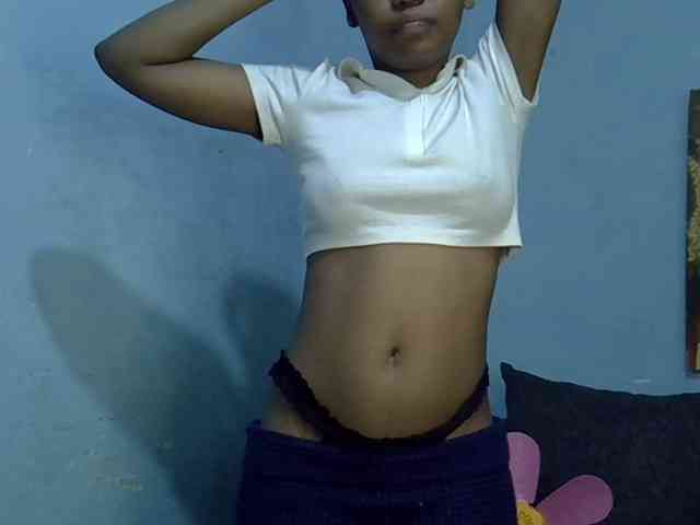 GoldenGoddess1 webcam