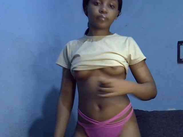 GoldenGoddess1 webcam