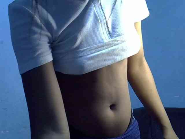 GoldenGoddess1 webcam