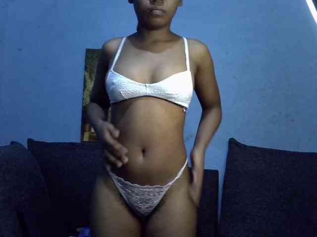 GoldenGoddess1 webcam