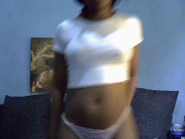 GoldenGoddess1 webcam