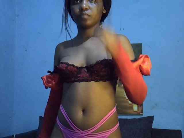 GoldenGoddess1 webcam