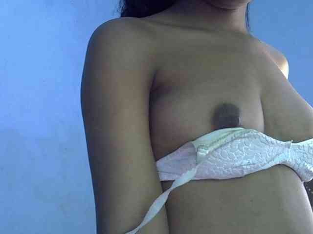 GoldenGoddess1 webcam